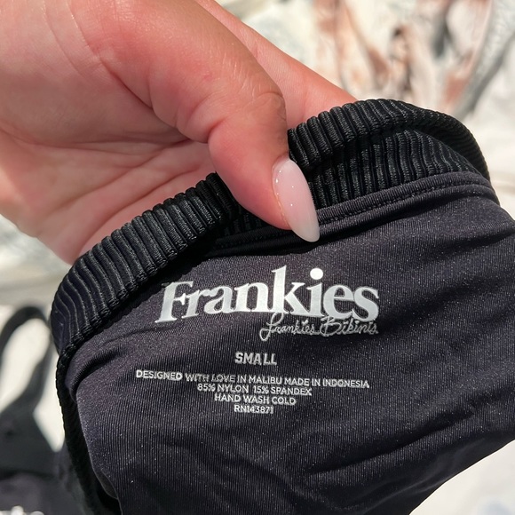 Frankie’s Bikini - Picture 4 of 4